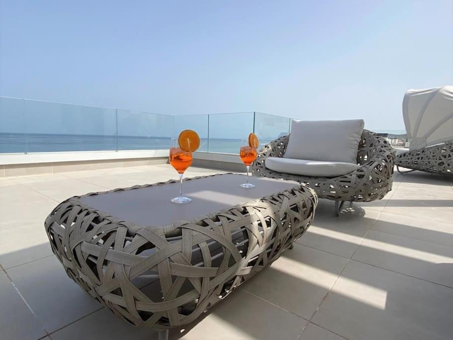 Luxurious Penthouse With Huge Panoramic Terrace Appartamento San Roque  Esterno foto